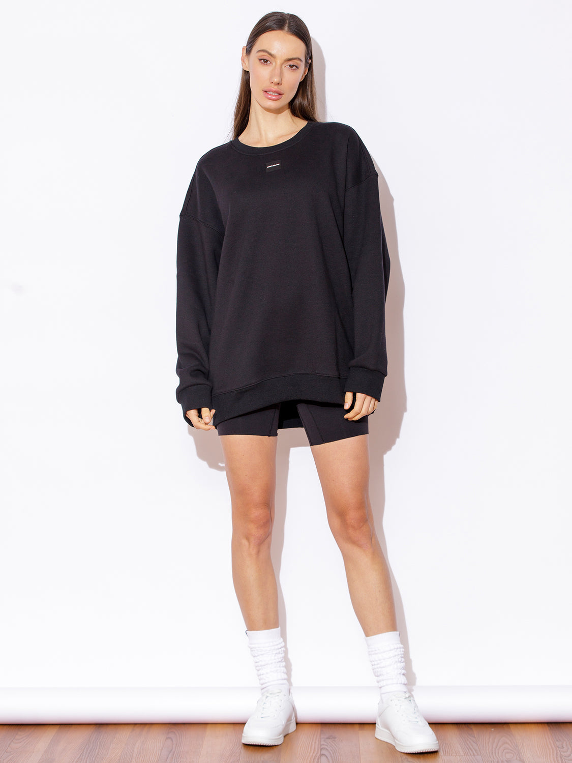WINTER FLEECE PATCH LOGO SWEATSHIRT, BLACK