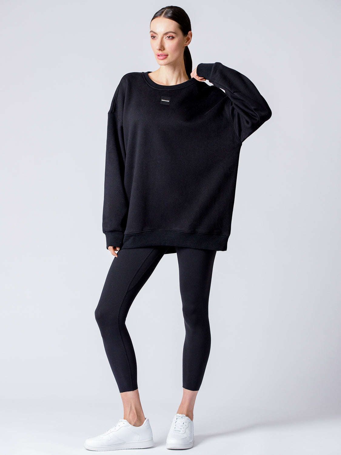 WINTER FLEECE PATCH LOGO SWEATSHIRT, BLACK