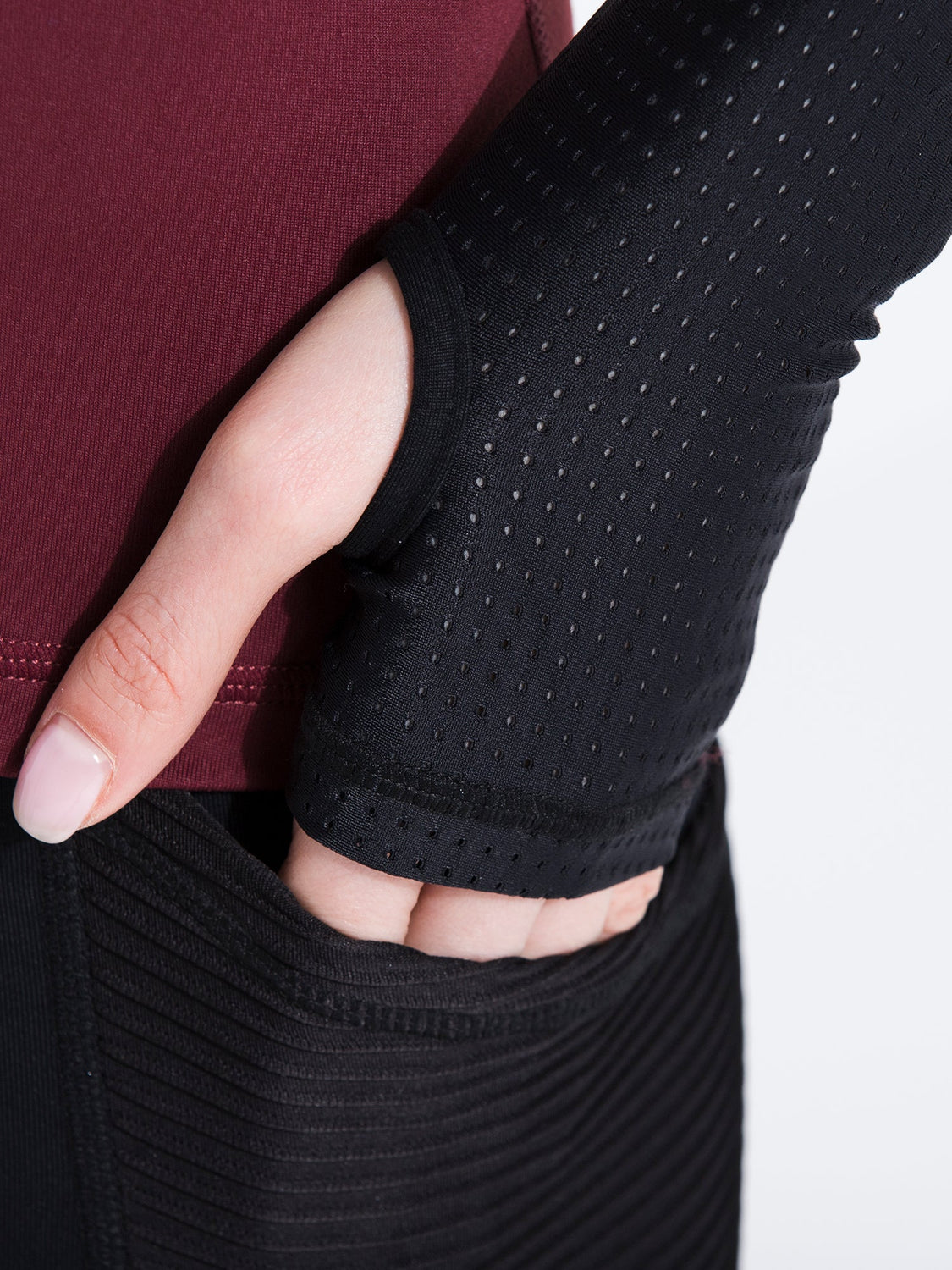 TRIANGLE MESH TEE, BORDEAUX