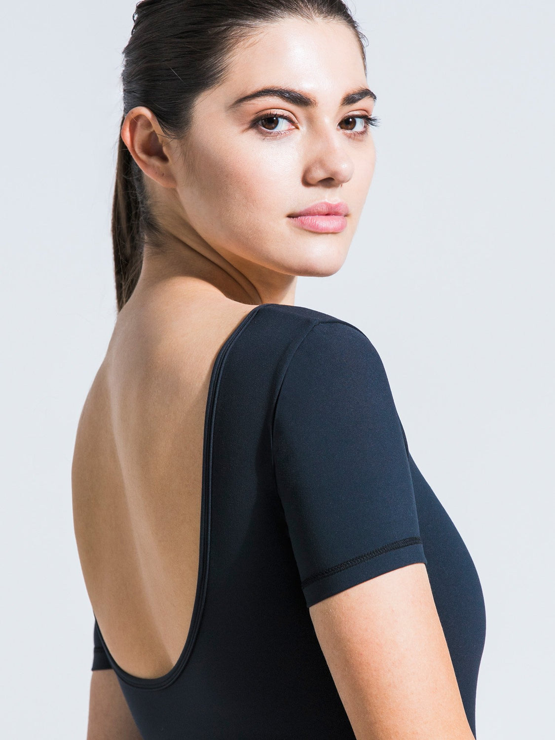 NUDE SHAPE TEE, MIDNIGHT GREY