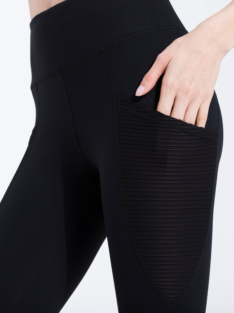 PLEATED POCKET ANKLE CROPS, BLACK