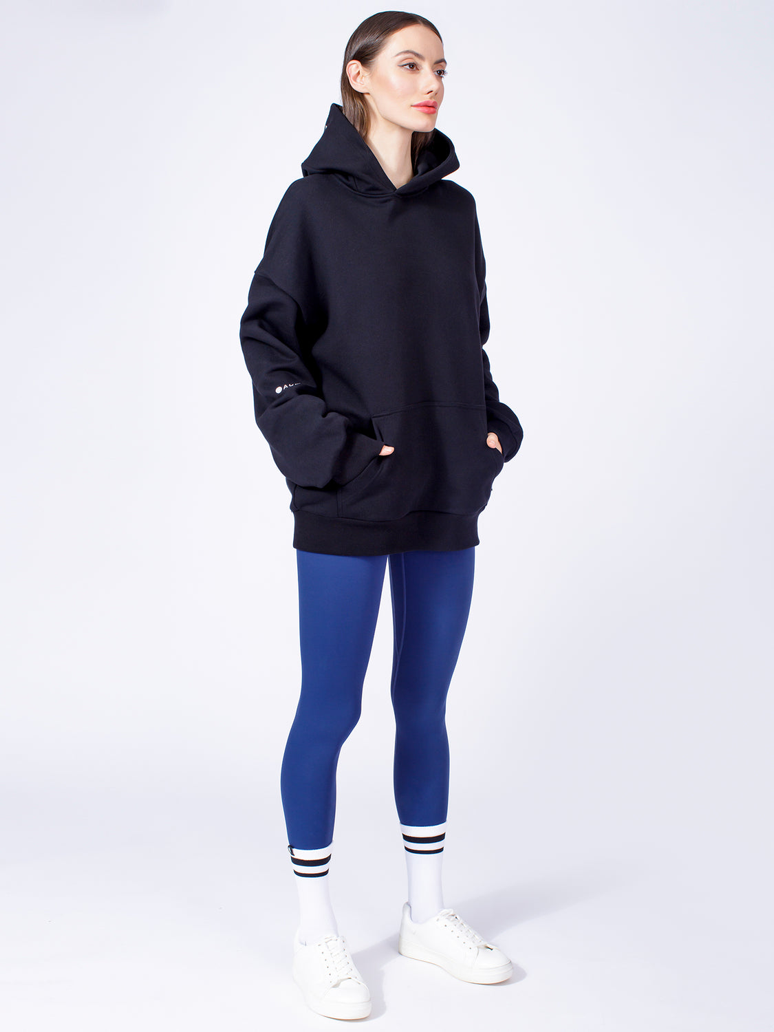 AUMNIE OVERSIZE HOODIE, BLACK