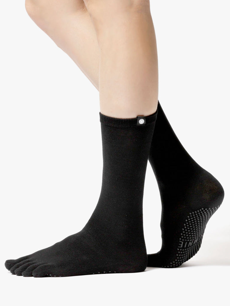 KNEE HIGH FULL TOE YOGA SOCKS, BLACK