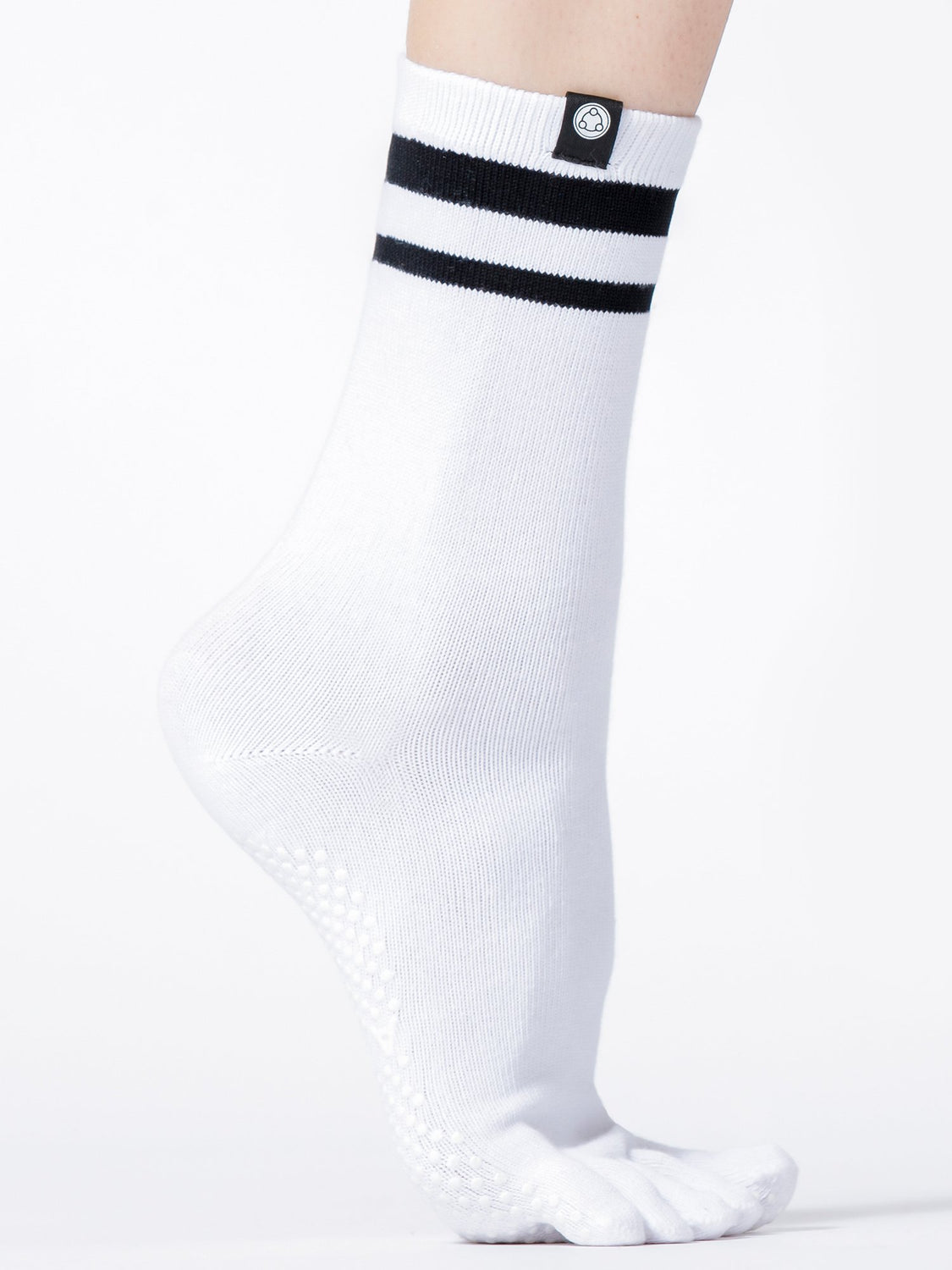 KNEE HIGH FULL TOE YOGA GRIP SOCKS, WHITE/BLACK