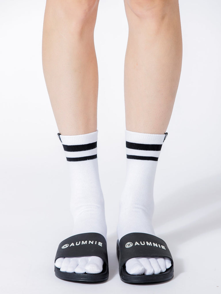 KNEE HIGH FULL TOE YOGA GRIP SOCKS, WHITE/BLACK