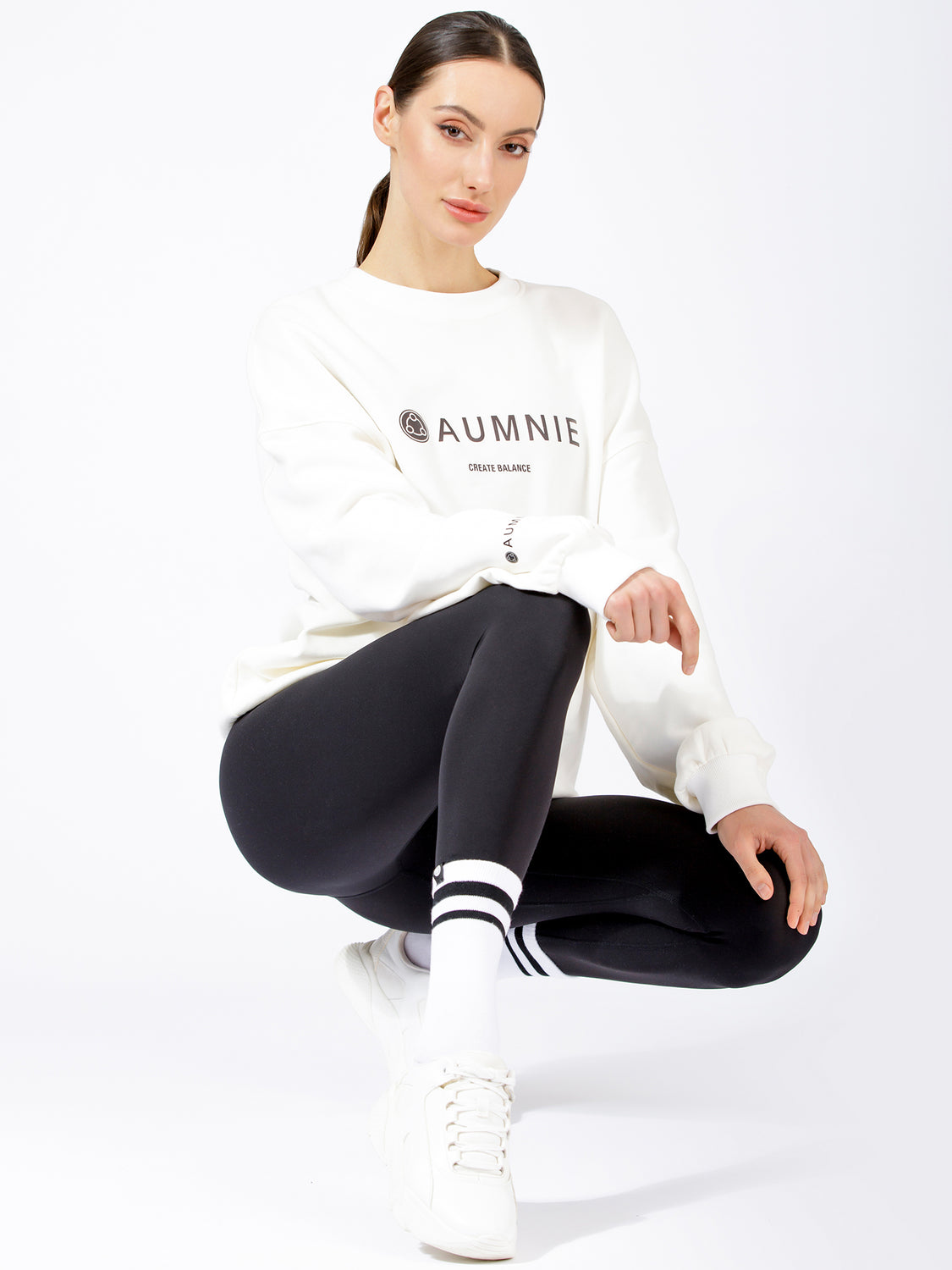 AUMNIE OVERSIZE SWEATSHIRT, WHITE