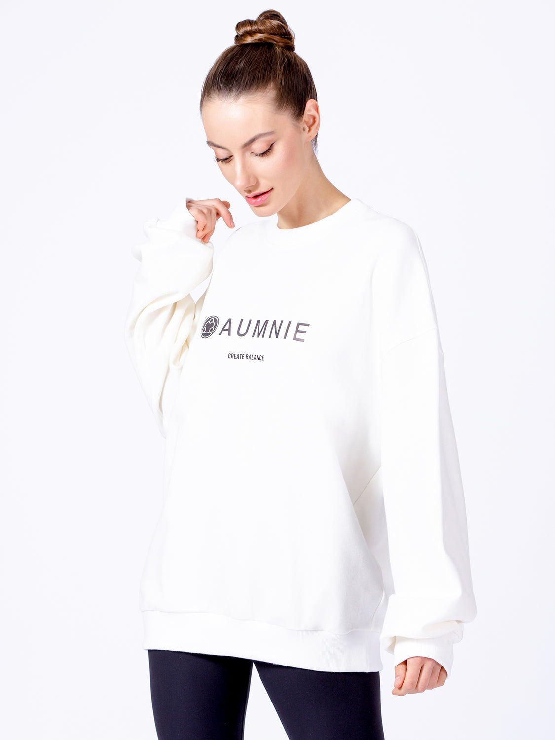 AUMNIE OVERSIZE SWEATSHIRT, WHITE