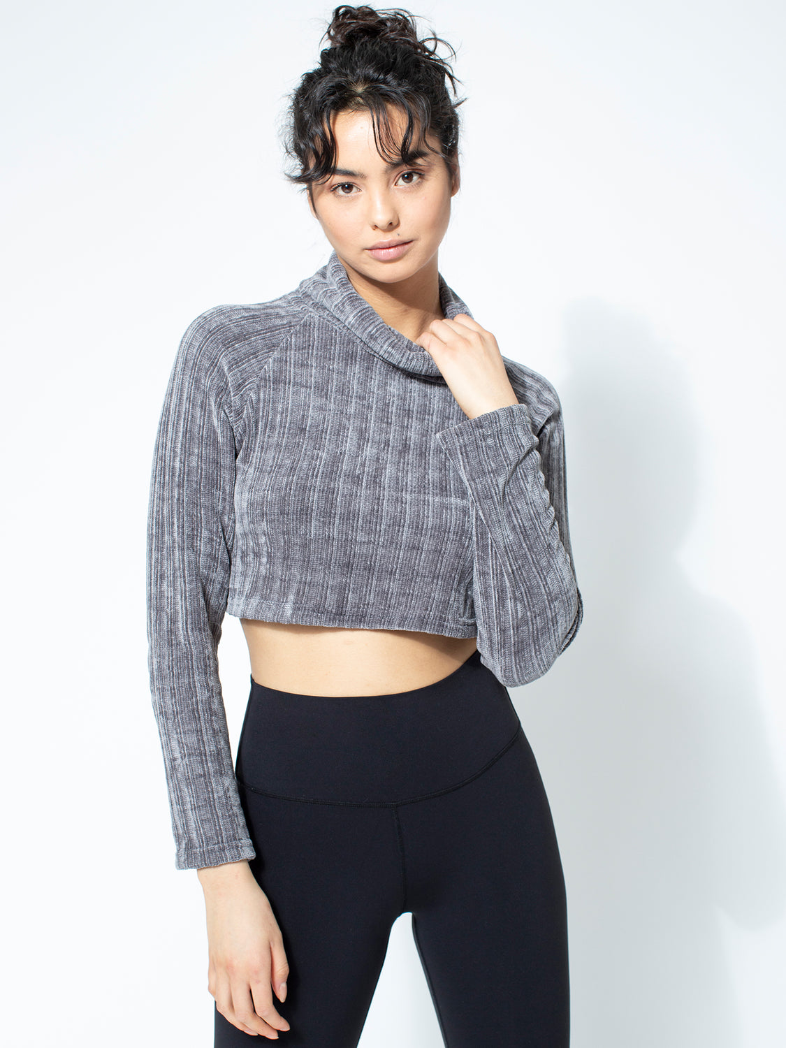 CROPPED PLUSH TURTLENECK TOP, GREY