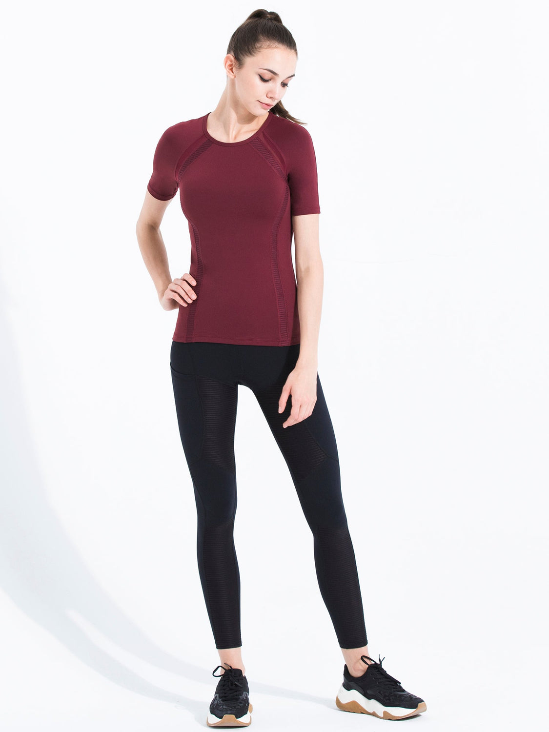 PLEATED MESH TEE, BORDEAUX