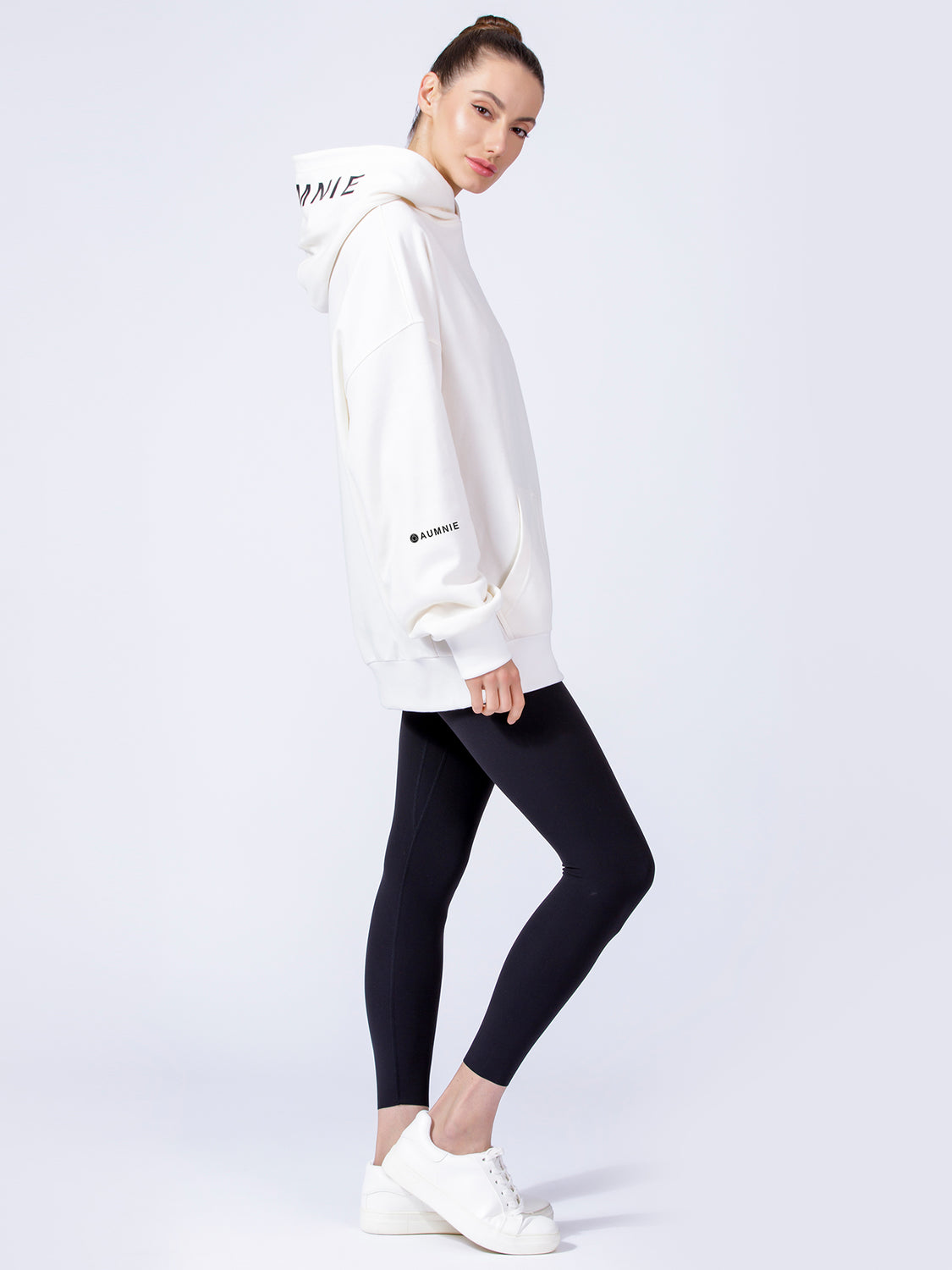 AUMNIE OVERSIZE HOODIE, WHITE