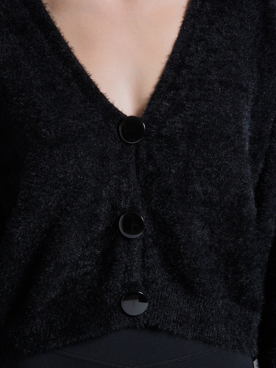 V-NECK FLUFFY CARDIGAN, BLACK