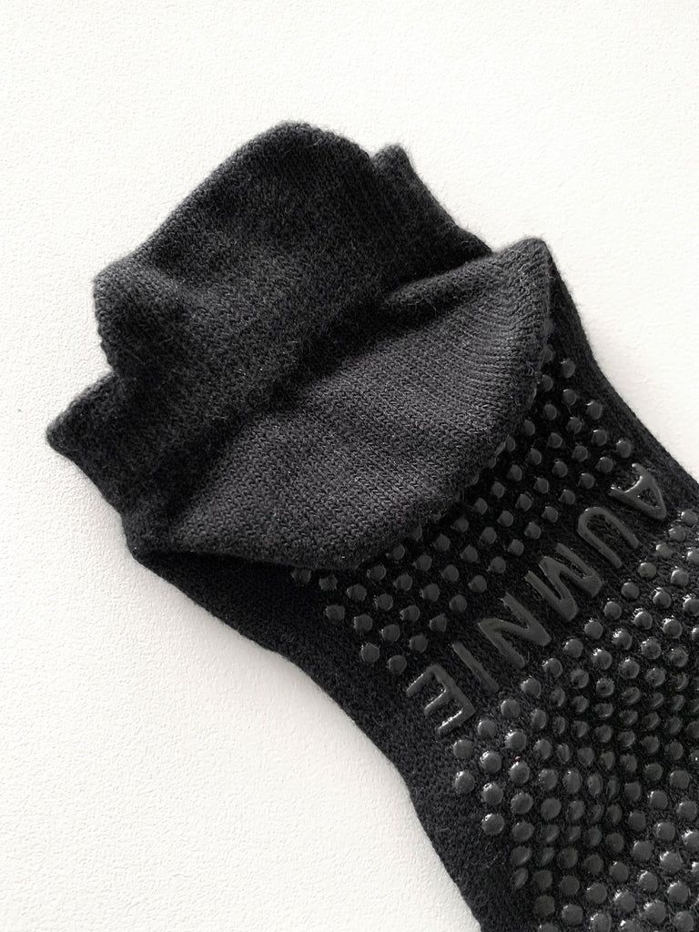 FULL TOE YOGA ANKLE SOCKS, BLACK