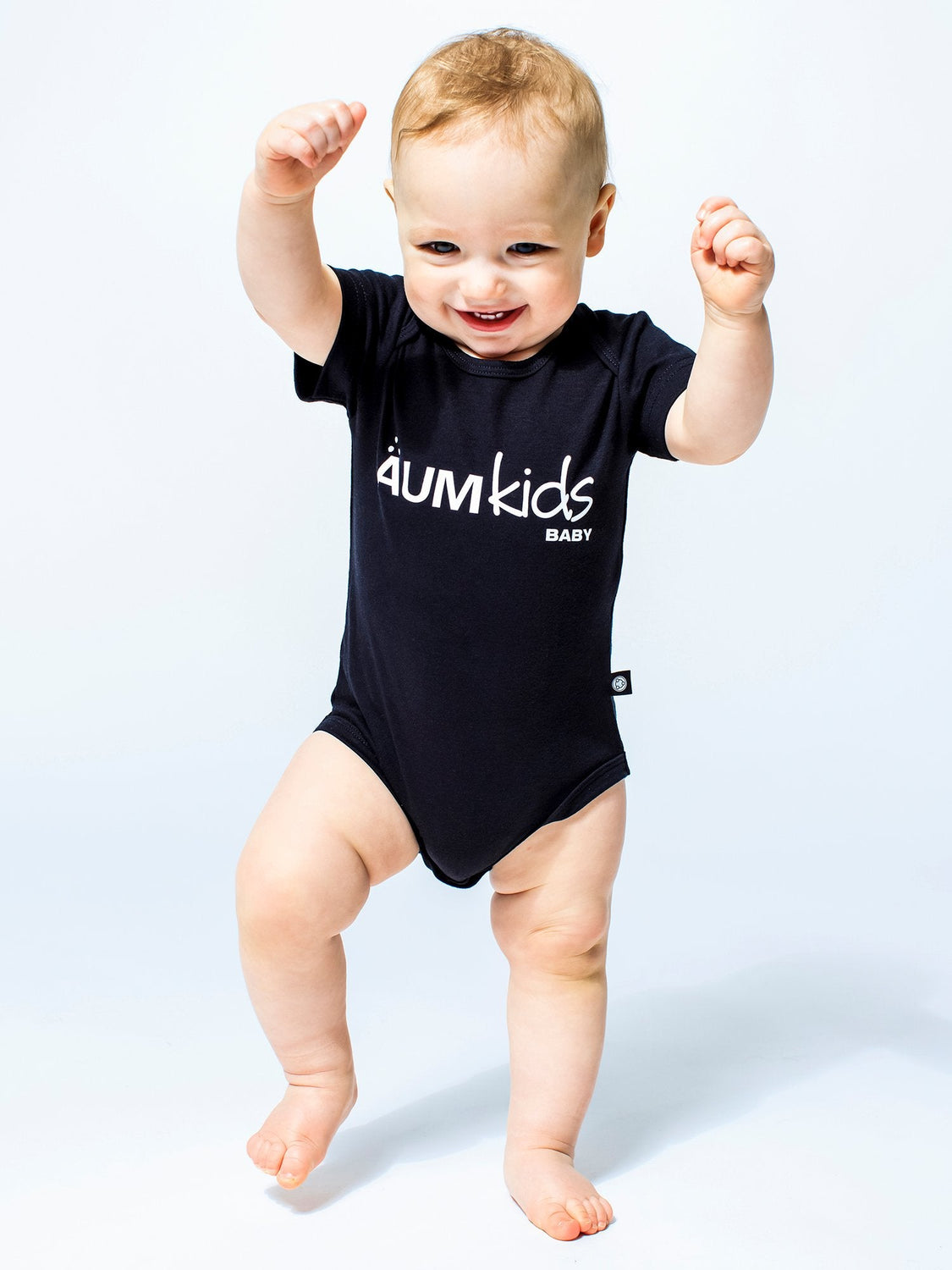 AUMkids HAPPY BABY SHORT SLEEVE ONESIE + BIB SET, BLACK